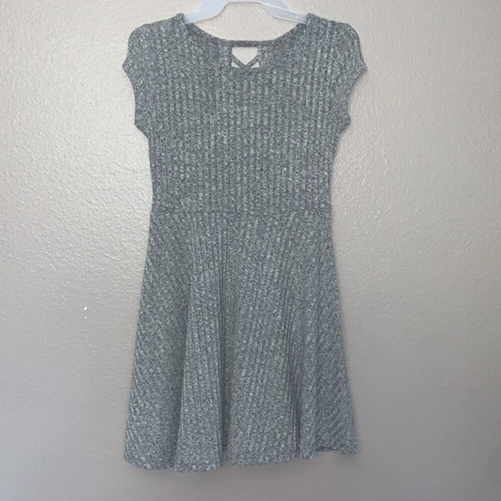 The Children's Place Girl short sleeves grey knit dress size Large(10-12)